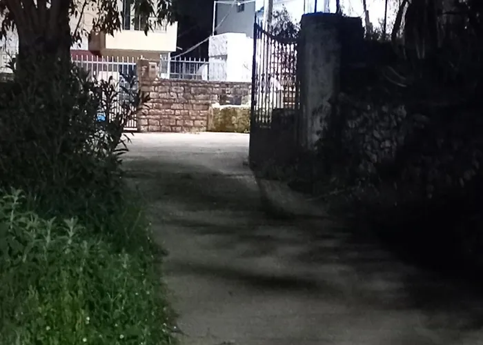 Nyaraló Akomodim I Persosur Per Pushime