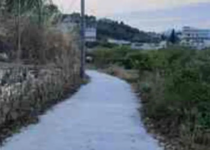 Akomodim I Persosur Per Pushime *